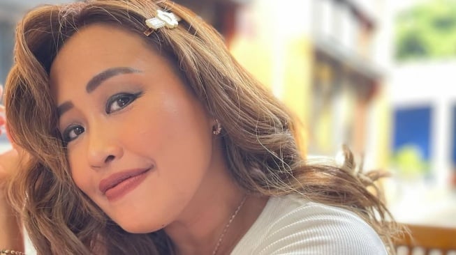 Kualitas donat yang dijual Pinkan Mambo dinilai tak sesuai dengan harga yang mencapai Rp200 ribu per box. [Instagram]