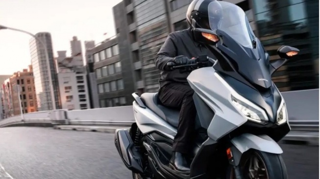 Honda Diam-Diam Rilis Pesaing Yamaha XMAX tapi Seharga Mobil Bekas? Simak 5 Fakta Menariknya
