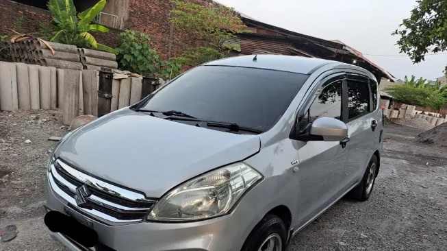 Suzuki Ertiga (2017). (OLX)