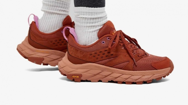 7 Warna Sepatu Hoka Paling Dicari 2025: Dari Earth Tone Elegan hingga Neon Ngejreng