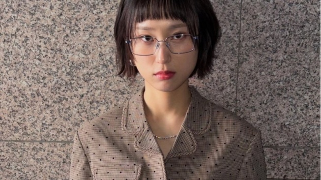 Monokrom Look Jadi Andalan! 4 Ide OOTD ala Ryu Hye Young untuk Gaya Harian