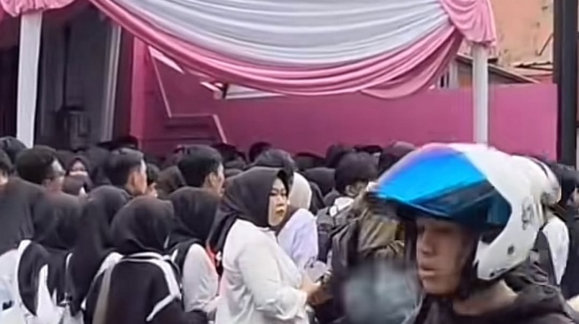 Pelamar Antre Serbu Lowongan Kerja Toko di Cianjur (Instagram)
