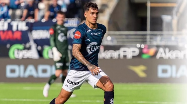 Penampilan perdana Shayne Pattynama bersama Buriram United langsung menuai sorotan. (IG Shayne Pattynama)