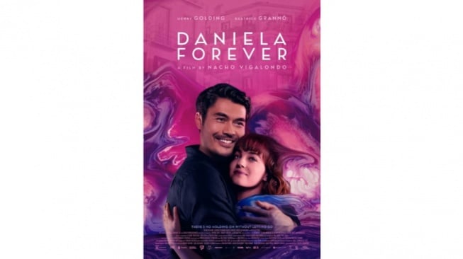 Review Film Daniela Forever: Perihal Mimpi Lucid yang Jadi Penjara Kenangan