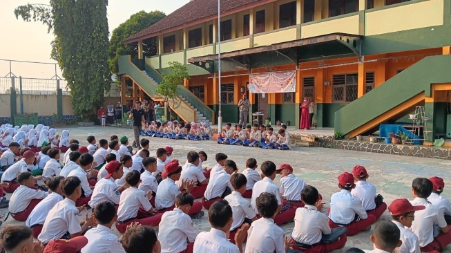 Era Perpeloncoan Berakhir! Disdik Bogor Ultimatum Sekolah: MPLS Wajib Menyenangkan