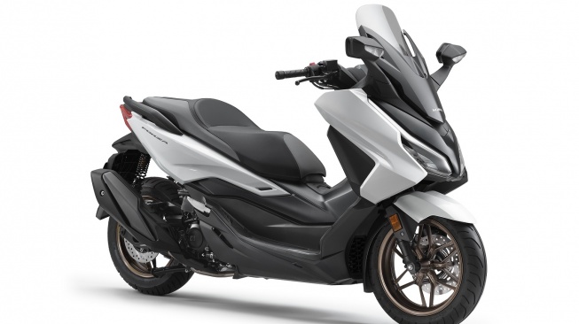 AHM secara resmi memberikan pembaruan pada ikon skutik premiumnya yakni Honda Forza. (Foto: AHM)