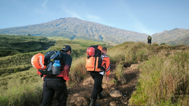 Lagi, Pendaki Swiss Jatuh ke Jurang di Gunung Rinjani! Evakuasi Dramatis Dilakukan