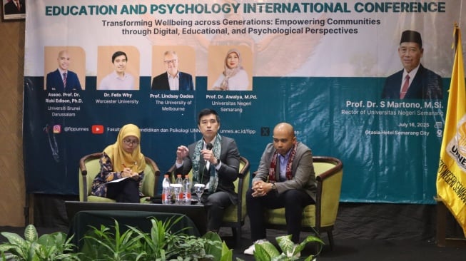 EPIC 2025 UNNES: Pakar Internasional Ungkap Fakta Ancaman Penurunan Kecerdasan pada Manusia