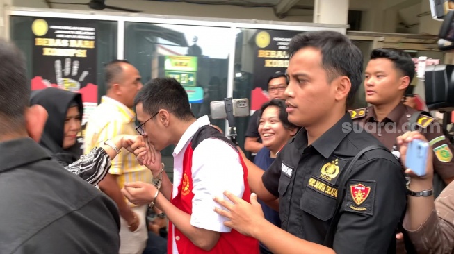 Vadel Badjideh saat hadir sidang lanjutan kasus asusila terhadap Laura Meizani Mawardi atau Lolly di Pengadilan Negeri Jakarta Selatan, Rabu, 16 Juli 2025. [Suara.com/Adiyoga Priyambodo]