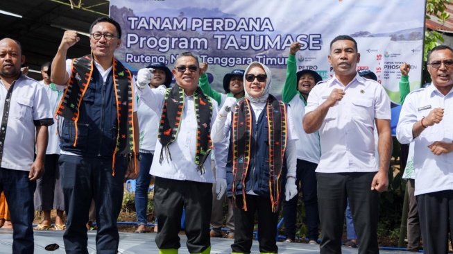 Pupuk Indonesia Tingkatkan Kesejahteraan Masyarakat Manggarai dengan Tanam Perdana Hortikultura