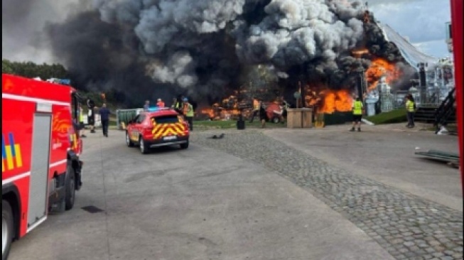 Panggung utama Festival Tomorrowland terbakar hebat (X)