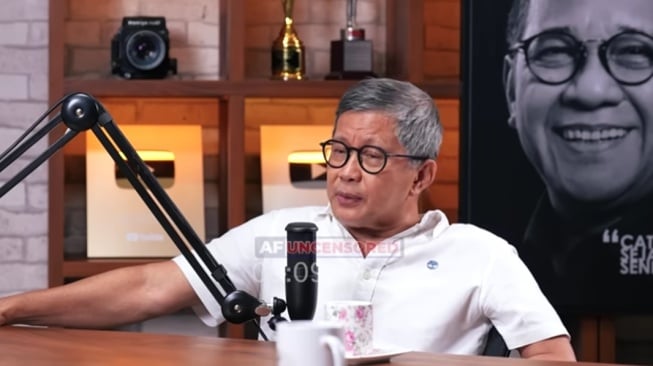 Pengamat Politik, Rocky Gerung. [YouTube/Akbar Faizal]