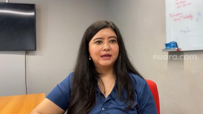 Qory Sandioriva, Puteri Indonesia termuda saat berkunjung ke kantor Suara.com di kawasan Kuningan, Jakarta Selatan pada Rabu, 16 Juli 2025.