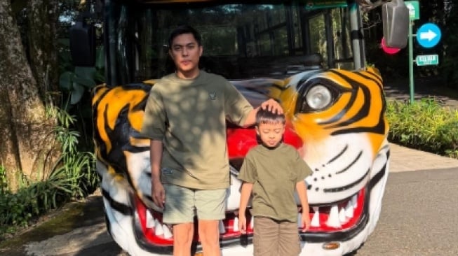 Arif Oktora kasih kode mengajak istrinya, Kusuma Anggraini kembali ke rumah (Instagram)