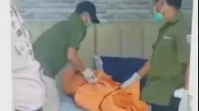 Misteri Lakban di Kepala Diplomat Arya Daru (X)
