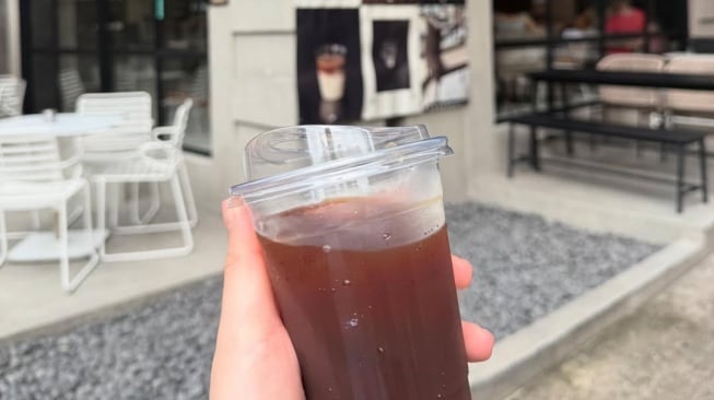 Potret Iris Wullur Liburan di Thailand (Instagram)