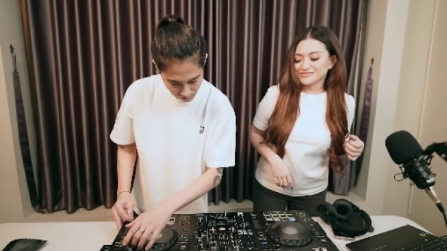 Nathalie Holscher kolaborasi bareng DJ Panda (YouTube)