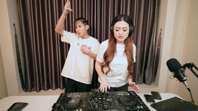 Nathalie Holscher kolaborasi bareng DJ Panda (YouTube)