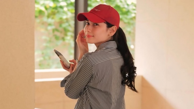 5 Potret Iris Wullur Liburan di Thailand, Diduga Pergi Bersama dengan Selingkuhan?