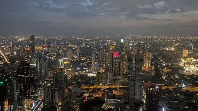 Potret Iris Wullur Liburan di Thailand (Instagram)
