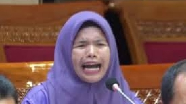 Viral Guru Honorer Nangis Curhat di DPR RI Soal Gaji Rp 30 Ribu, Pemprov Bengkulu Tak Terima