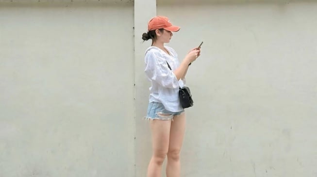 Potret Iris Wullur Liburan di Thailand (Instagram)