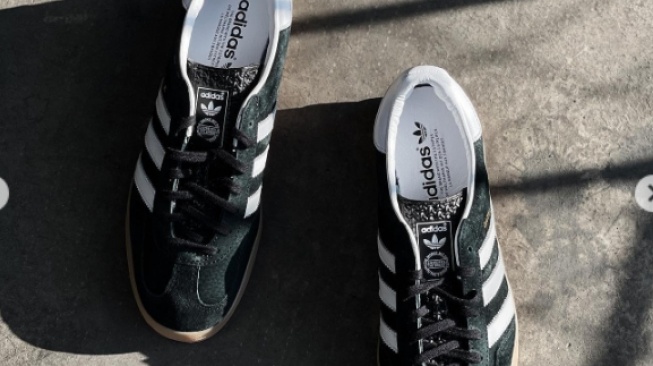 5 Sepatu Adidas Hitam Terbaik 2025: Klasik, Trendi, dan Tahan Lama