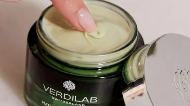 Verdilab Natural Moisturizer Probiotic Cream. [Shopee]