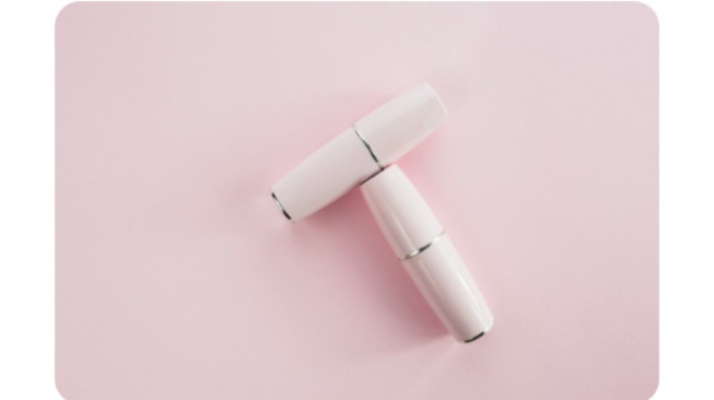 Gloosy lip balm (freepik)