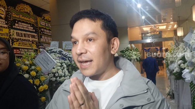 Jordi Onsu Pilih Senyum Ditanya Soal Komunikasi dengan Ruben Onsu Usai Ayah Sarwendah Meninggal