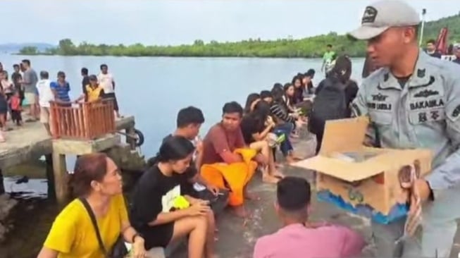 Kronologi KM Barcelona Terbakar di Laut Talise: Jeritan Penumpang dan Aksi Heroik Nelayan