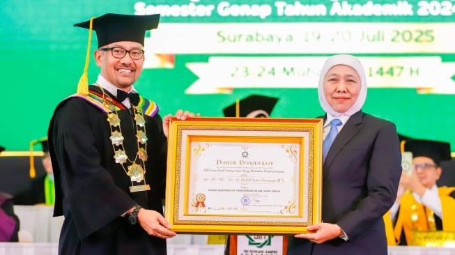 UINSA Didorong Jadi Cahaya Bank Syariah, Khofifah: Prodi Islamic Finance Harus Jadi Referensi!