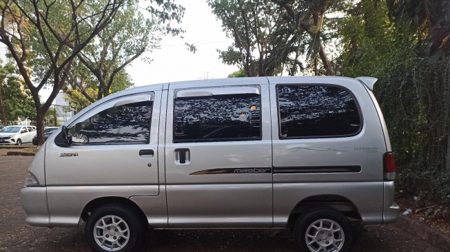 Daihatsu Espass (2006). (OLX)