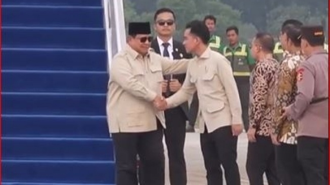 'Ketibaan' Gibran dan Kamus Bahasa Indonesia: Antara Kebaruan Kata dan Perdebatan Netizen