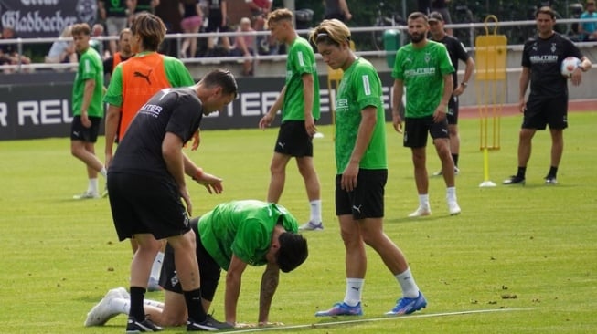 Breaking News! Kevin Diks Cedera Lagi [Dok Rheinische Post]
