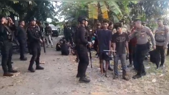 Viral 'Rayap Besi' di Medan Jarah Pabrik Kaca, Puluhan Orang Diamankan