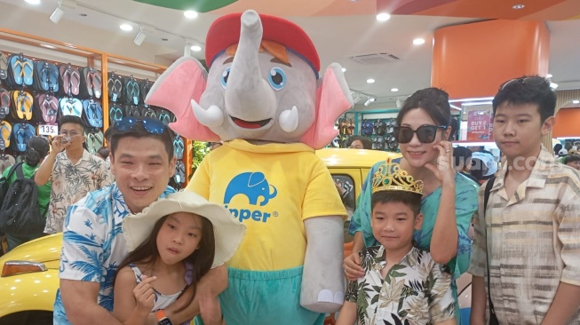 Suasana pembukaan outlet Fipper di Kuta Square, Bali [Suara.com/Eviera Paramita Sandi] 