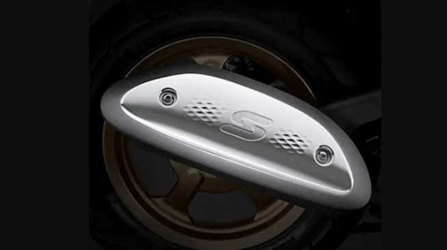 Garnish Cover Muffler Honda Scoopy (AHM)