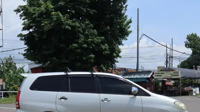 Toyota Kijang Innova (2007). (OLX)