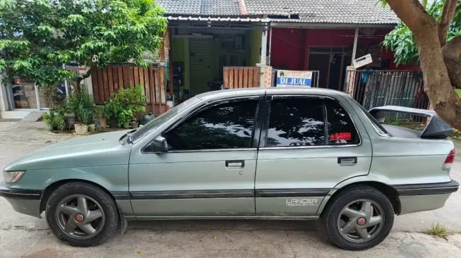 Mitsubishi Lancer (1992). (OLX)