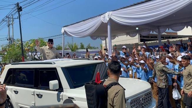 Presiden Prabowo Subianto melakukan kunjungan kerja ke Desa Bentangan, Kecamatan Wonosari, Kabupaten Klaten, Jawa Tengah, Senin (21/7/2025). (Suara.com/Novian)