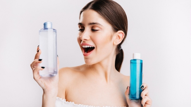 4 Exfoliating Toner Ukuran Besar untuk Kulit Lebih Glowing, Dijamin Awet!