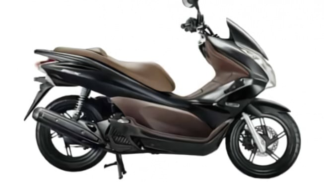 Honda PCX 125 generasi awal, atau biasa disebut PCX CBU. (Honda Cengkareng)