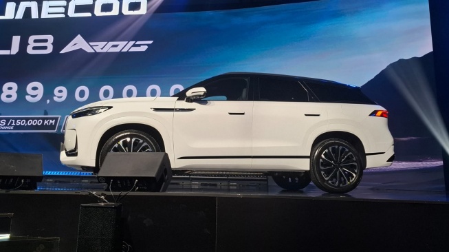 JAECOO J8 SHS ARDIS Melakukan Debut Global di Indonesia yang Mengusung Teknologi Plug-In Hybrid Electric Vehicle (PHEV). (Foto: SUARA.com/Manuel Jegghesta)