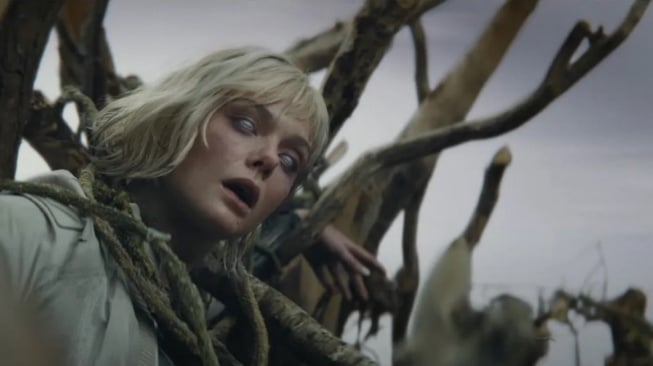 Film Predator: Badlands dibintangi Elle Fanning akan dirilis pada November 2025. [20th Century Fox]