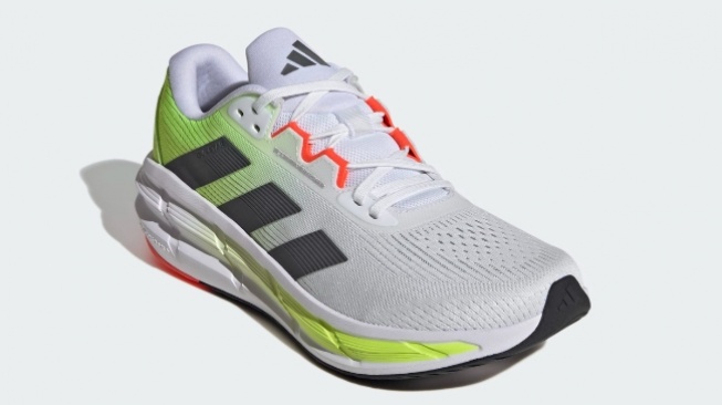 Adidas Running Sepatu Running Questar 3. [Adidas]
