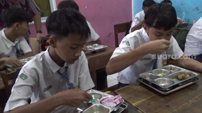 Ironi! Program MBG Andalan Prabowo di Demak Dikuasai Swasta, Daerah Miskin Gigit Jari!