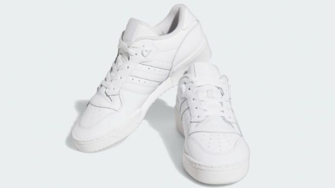 Adidas Basketball Rivalry Low Shoes. [Adidas]