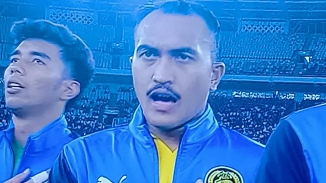 Bek Timnas Malaysia U-23 Jadi Sorotan Netizen, Kumis Tebal di Usia yang Baru 21 Tahun
