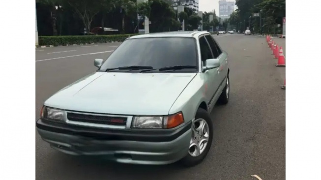 Mazda Interplay 323 tahun 1991 (olx.co.id)